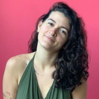 Larissa Novais Email