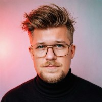 Peter Schneider Email