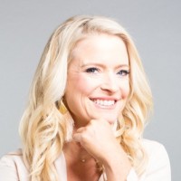 Self Transformed Employee Rikka Zimmerman's profile photo