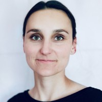Tamara Roos Email