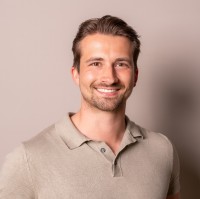 Roel van Den Hurk Email