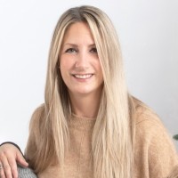 Toni Smith Email & Phone Number