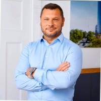 ONESTONE CAPITAL GmbH Employee Tom Hoefer's profile photo
