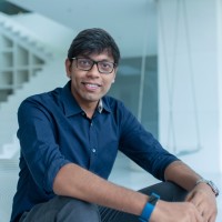 E-mail e número de telefone de Neeraj Senguttuvan