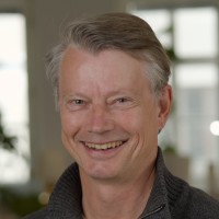 Simon Panelius Email