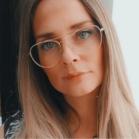 Alexandra Bombeke Email