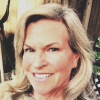Eileen Lyons Email & Phone Number