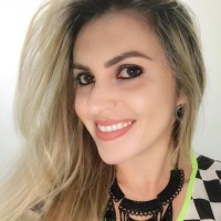 Em transição de Carreira Employee Débora Oliveira's profile photo