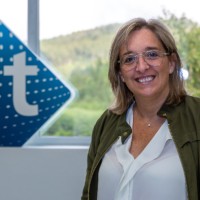 Marian Paredes Email