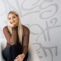 sponge. Employee Diane Younes's profile photo