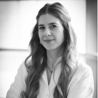 Karoline Dammel Email