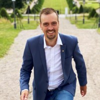 Jonas Västibacken Email