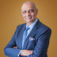 E-mail e número de telefone de Ronesh Puri