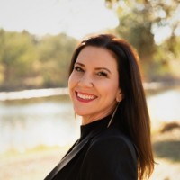 Leslie Elliott Email