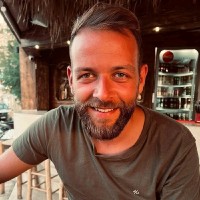QAura Employee Kenneth Lagniau's profile photo