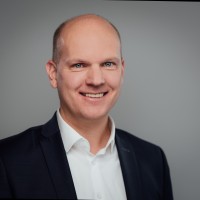 Christoph Petersen Email