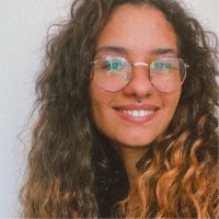 Júlia Vanoni Email