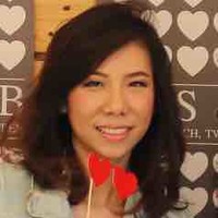 Aomchom Vangvongvivat Email