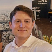 Tobias Küffner Email