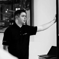Robert Xenos Email