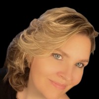 Nadine Wisnagrotzky Email