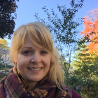 Acumium Employee Becky Held's profile photo