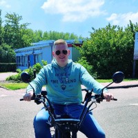 Damien Hendriksen Email