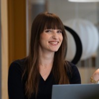 Moni Velichkova Email