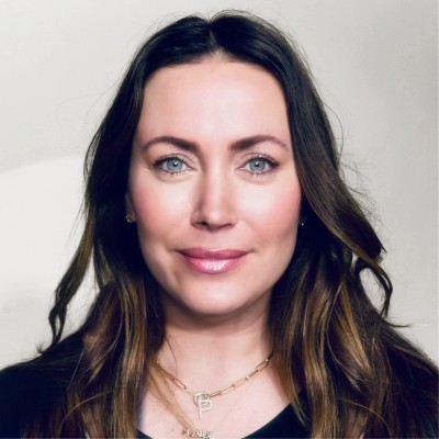 r.e.m. beauty by Ariana Grande Employee Sarah Schwartz's profile photo