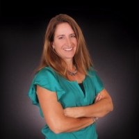 RE/MAX Real Estate Champions Employee Julie Squires's profile photo