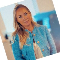 Caroline Hollbrink Email & Phone Number