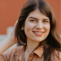 Swan at the Globe Employee Alina Manchak's profile photo