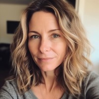 Elina Martin Email