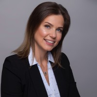 Szilvi Bartus Email