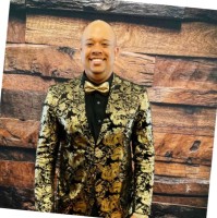 Lawelawe Management Group LLC Employee Van Robbins's profile photo
