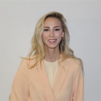Annastasia Stock Email