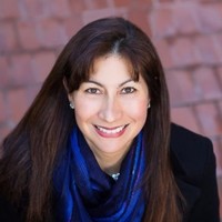 Hellen León-Martínez Email