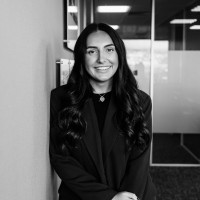 Qi Wealth Employee Emily Dippfs's profile photo