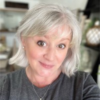 Brooks Grocery Employee Julie Jeffers's profile photo