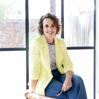 Amanda Hansen Email & Phone Number