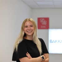 Issy Chambers Email