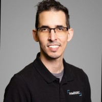 Roberto Quinones Email