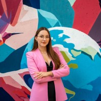 Weronika Makul Email