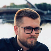 MacIek Borucki Email