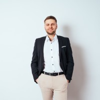 Daniel Pintér Email