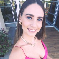 Camila Bassegio Email