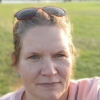 Claudia Esterl Email