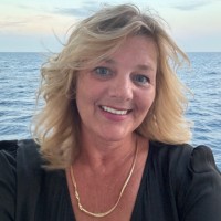 Vicki Edwards Email & Phone Number