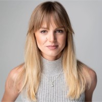 the script Employee Sinziana Vladutu's profile photo