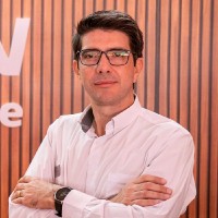Caio Giaretta Email